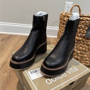 Dolce Vita Hilde Black Boots NWT in box